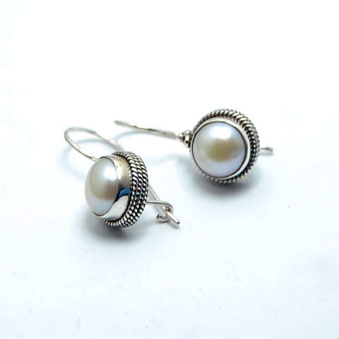 Silver jewelry pearl