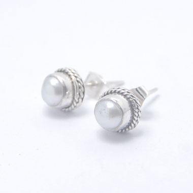 Silver jewelry pearl